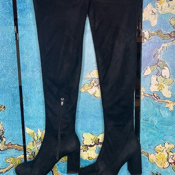 Zara Basic Collection, knee-high faux suede boots. - Picture 5 of 13